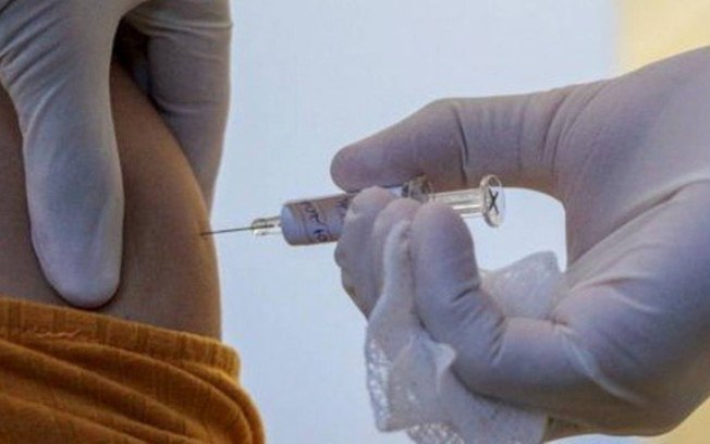 Leia mais sobre o artigo Erro de dosagem pode acelerar aprovação da vacina de Oxford