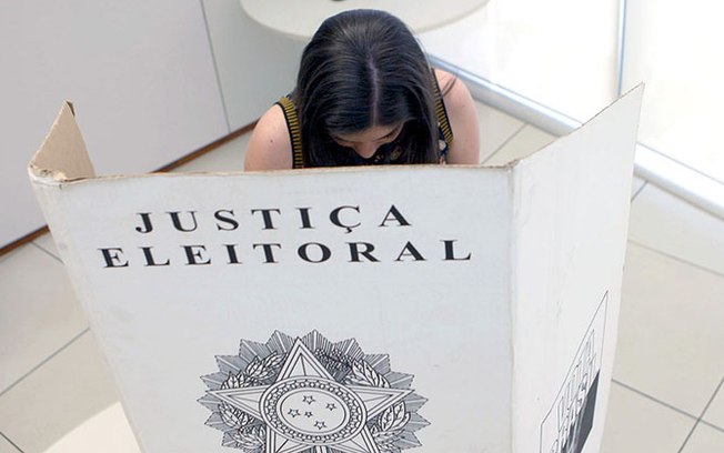 Leia mais sobre o artigo Mulheres são maioria entre eleitores que vão às urnas no 2º turno em todo Brasil