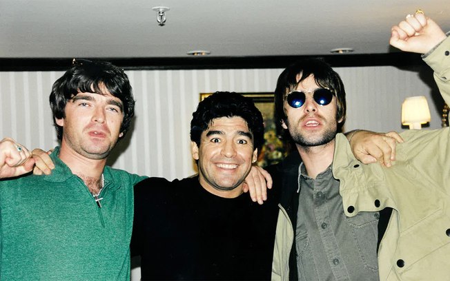 Leia mais sobre o artigo Maradona já ameaçou matar os irmãos Gallagher, do Oasis