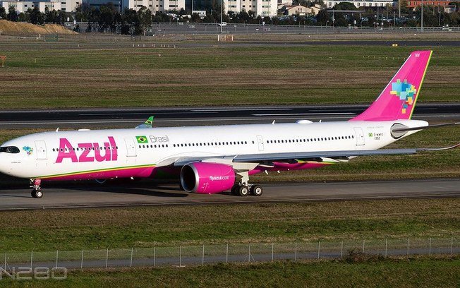 Leia mais sobre o artigo A330neo rosa da Azul é flagrado taxiando em Toulouse