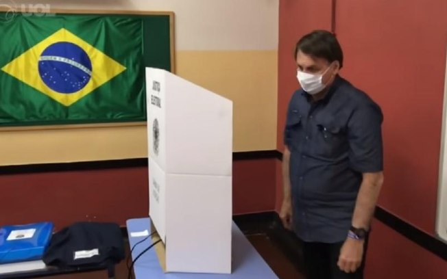 Leia mais sobre o artigo Bolsonaro vota na zona oeste do Rio de Janeiro no 2º turno da eleição municipal