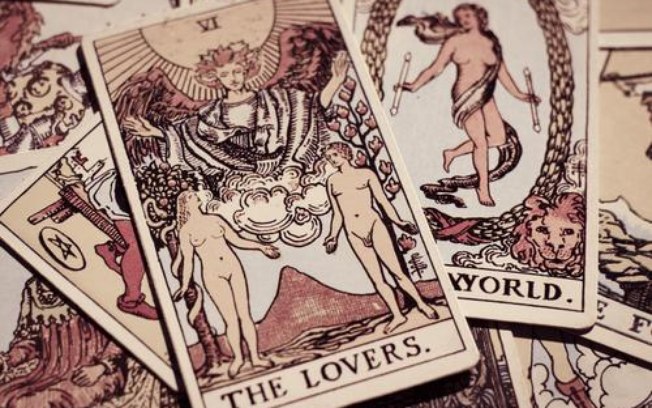 Leia mais sobre o artigo Previsões do Tarot para o Amor em 2021