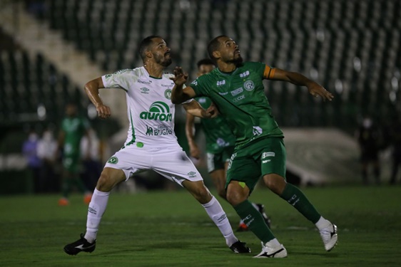 Leia mais sobre o artigo Chapecoense é superado pelo Guarani na Série B