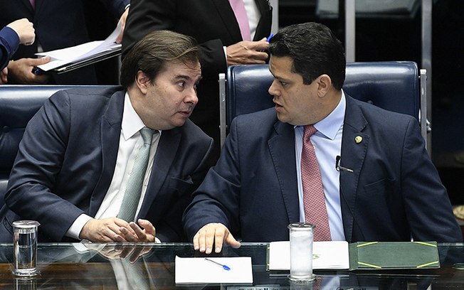 Leia mais sobre o artigo Militares atuam para impedir reeleição de Rodrigo Maia, mas aceitam Alcolumbre