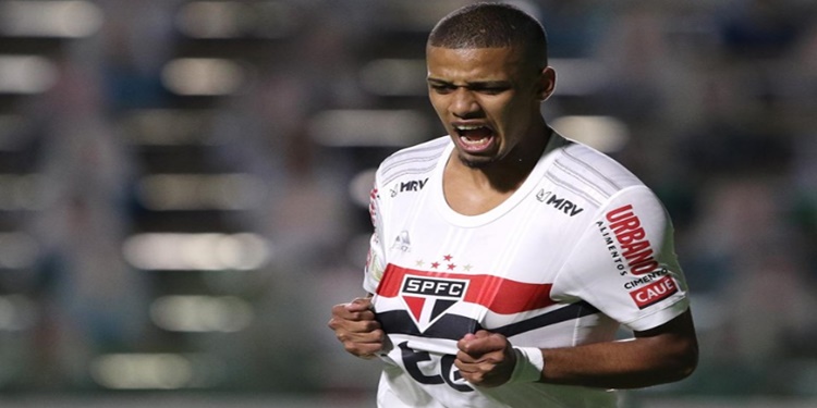 Leia mais sobre o artigo São Paulo vence o Goiás em jogo da primeira rodada e assume liderança