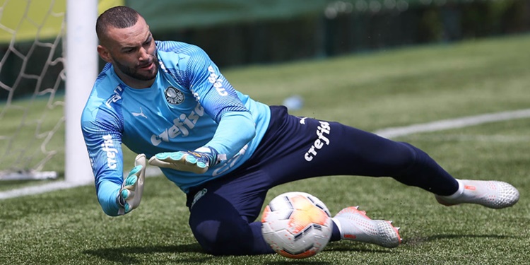 Leia mais sobre o artigo Weverton integra os Top 10 de goleiros com mais jogos na história