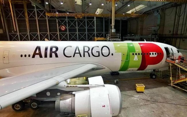 Leia mais sobre o artigo Airbus A330 da TAP flagrado com novo adesivo para operações cargueiras