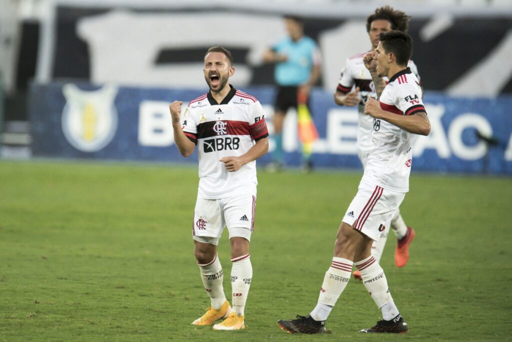 Leia mais sobre o artigo Everton Ribeiro marca e dá vitória ao Flamengo contra o Botafogo