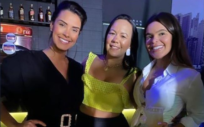 Leia mais sobre o artigo Após separação, ex-BBB Ivy Moraes vai para a balada com amigas