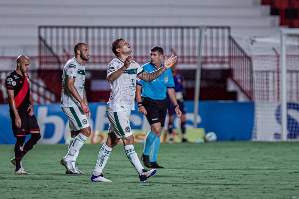 Leia mais sobre o artigo Goiás vence clássico com o Atlético-GO no encerramento 24ª rodada da Série A