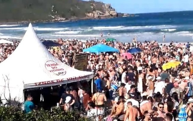 Leia mais sobre o artigo Entre baladas e praias lotadas, Santa Catarina vive pior momento na pandemia