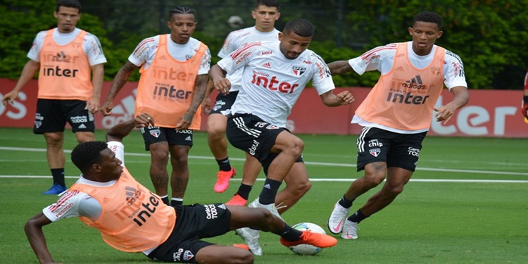 Leia mais sobre o artigo São Paulo realiza treino tático visando os jogos contra Botafogo e Corinthians