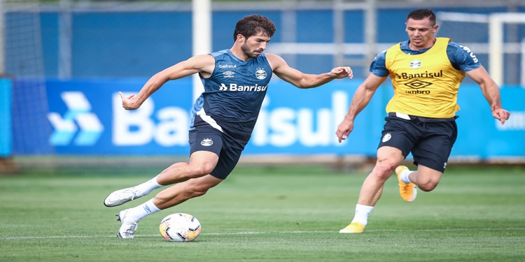 Leia mais sobre o artigo Grêmio com foco total nos treinos para duelo com Santos pela Libertadores