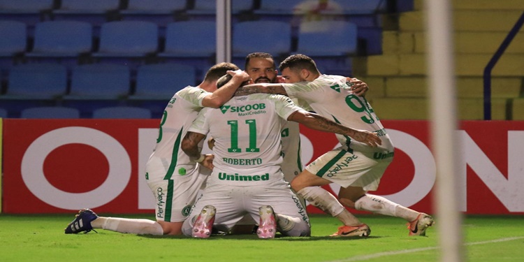 Leia mais sobre o artigo Chapecoense vence o Avaí de 2 a 0 e segue firme na liderança