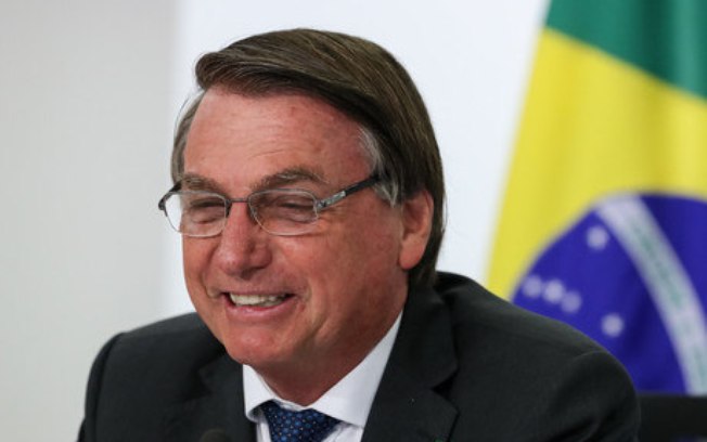 Leia mais sobre o artigo Bolsonaro assina decretos sobre combate à corrupção em evento