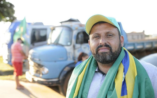 Leia mais sobre o artigo Bolsonaro provoca ira de líder da greve dos caminhoneiros: “Ele nos traiu”