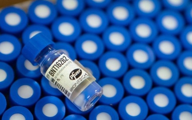 Leia mais sobre o artigo Comitê dos EUA recomenda aprovação de vacina da Pfizer contra covid-19