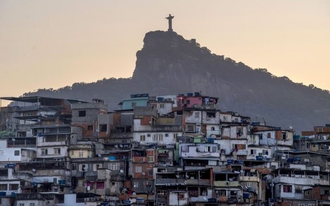 Leia mais sobre o artigo ‘A situação preocupa e vai piorar’: o alerta sobre avanço da Covid-19 no RJ