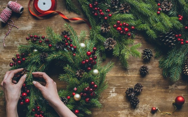 Leia mais sobre o artigo Guirlanda de Natal: ideias criativas para se inspirar e fazer a sua