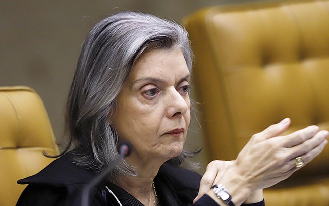 Leia mais sobre o artigo Cármen Lúcia dá 24h para Abin explicar relatórios que orientaram Flávio