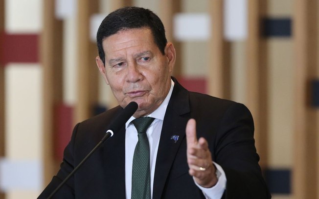 Leia mais sobre o artigo Mourão diz “não saber” motivo pelo qual Brasil não reconhece vitória de Biden