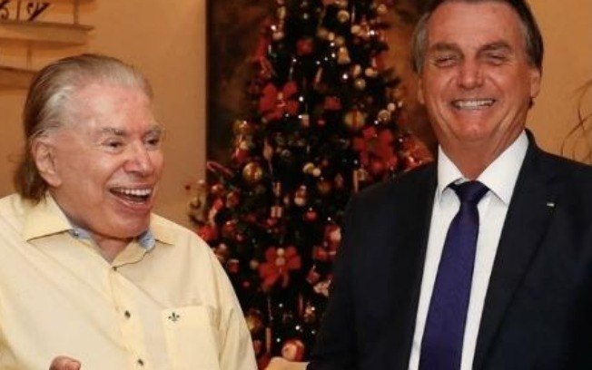 Leia mais sobre o artigo Silvio Santos: sorridente ao lado de Bolsonaro em lançamento de selo