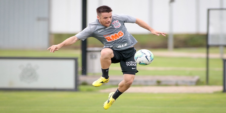 Leia mais sobre o artigo Elenco do Corinthians trabalha em campo de olho no Goiás