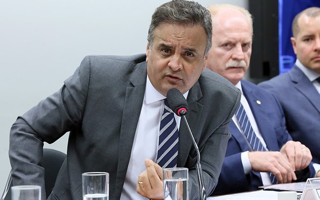 Leia mais sobre o artigo MP denuncia Aécio e mais 15 por corrupção na construção da sede do governo de MG