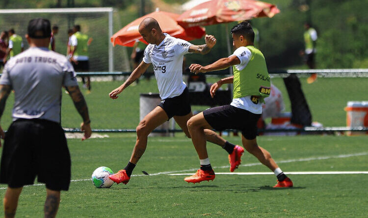 Leia mais sobre o artigo Elenco do Galo treina e se reapresenta na segunda-feira