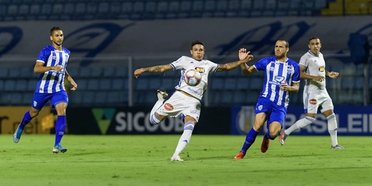 Leia mais sobre o artigo Cruzeiro leva gol nos acréscimos e placar com Avaí termina em empate