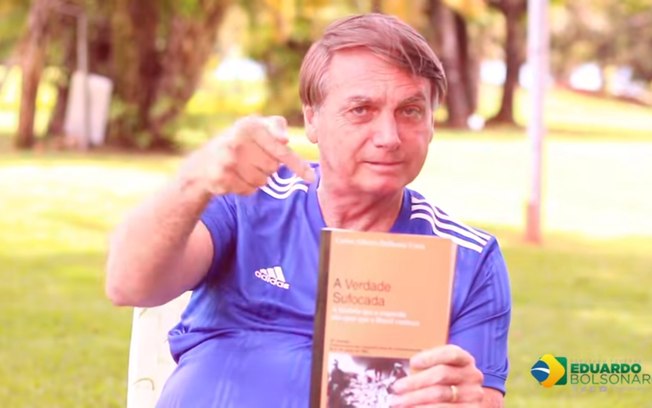 Leia mais sobre o artigo Bolsonaro exalta torturador e cita livro de Ustra como “leitura obrigatória”