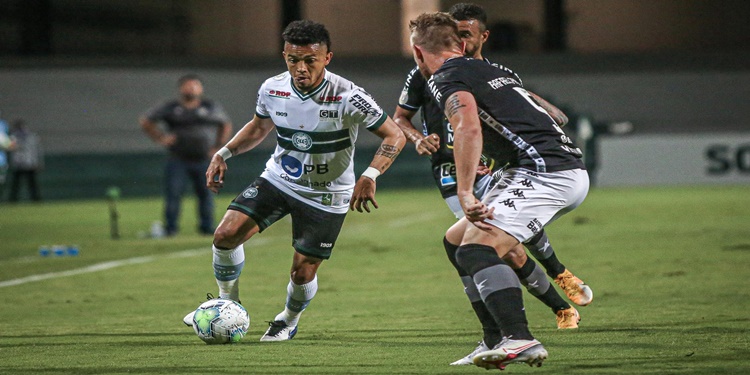 Leia mais sobre o artigo Coritiba perde de 2 a 1 para o Botafogo no Brasileirão