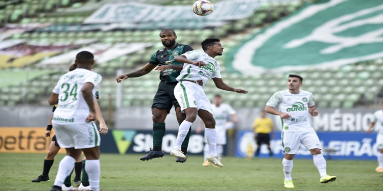 Leia mais sobre o artigo América empata com a Chapecoense no Brasileiro da Série B