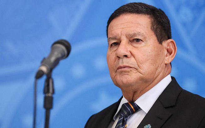 Leia mais sobre o artigo Mourão afirma que prisão de Crivella causa “zero impacto” no governo