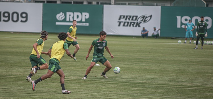 Leia mais sobre o artigo Coritiba volta aos treinos visando duelo contra o Atlético MG