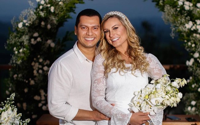 Leia mais sobre o artigo Andressa Urach planeja ter 3 filhos com o novo marido: “Estamos providenciando”