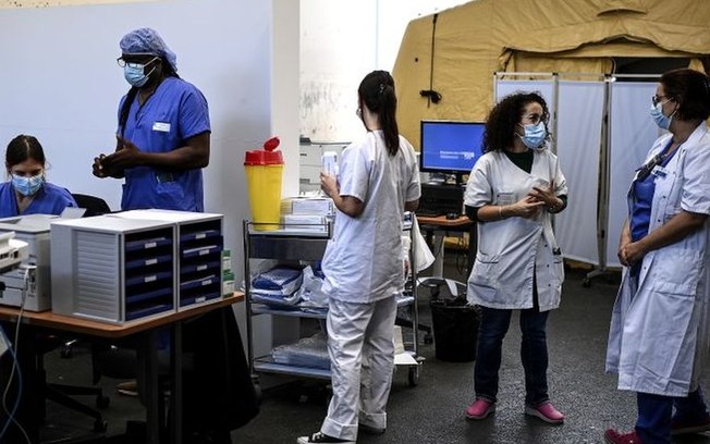 Leia mais sobre o artigo França acelera cidadania de trabalhadores da linha de frente da pandemia