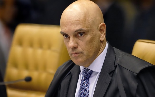 Leia mais sobre o artigo Alexandre de Moraes mantém blogueiro bolsonarista na cadeia