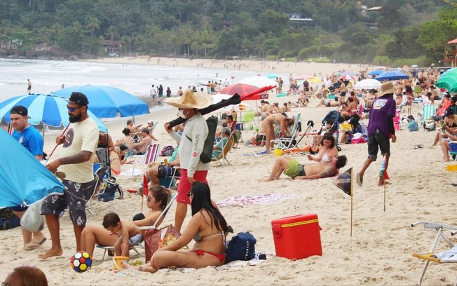 Leia mais sobre o artigo Litoral norte de SP contraria Doria e libera praias, bares e lojas no Réveillon