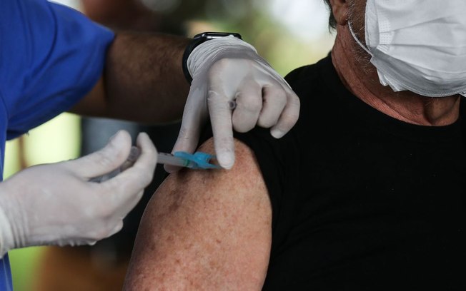 Leia mais sobre o artigo Saiba como funciona o registro de vacinas contra a Covid-19 no Brasil
