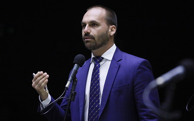 Leia mais sobre o artigo Eduardo Bolsonaro pode perder comissão de política externa após racha no PSL