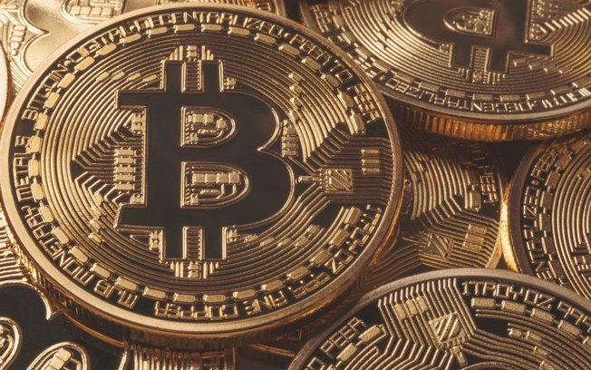 Leia mais sobre o artigo Em alta, Bitcoin atinge US$ 34 mil e tendência é seguir valorizando; entenda