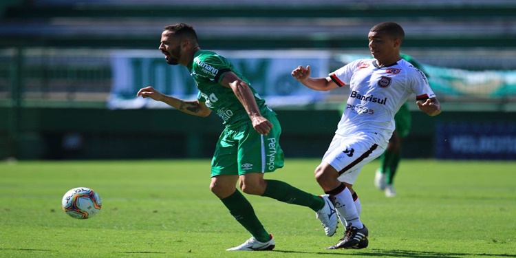 Leia mais sobre o artigo Em jogo movimentado Chapecoense e Brasil de Pelotas empatam sem gols