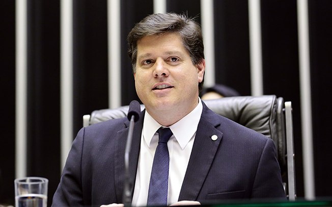 Leia mais sobre o artigo Baleia Rossi quer apoio do PT para lançar candidatura na Câmara até quarta