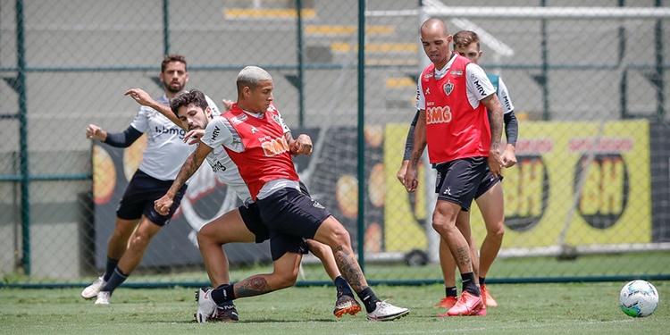 Leia mais sobre o artigo Atlético MG se prepara em treino para enfrentar o Bragantino