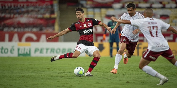 Leia mais sobre o artigo De virada, Fluminense vence o Flamengo no Maracanã