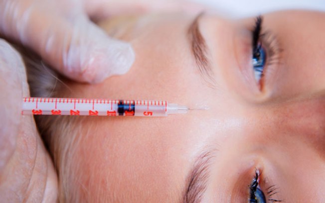 Leia mais sobre o artigo Vacina da Moderna: especialista explica riscos de quem tem botox