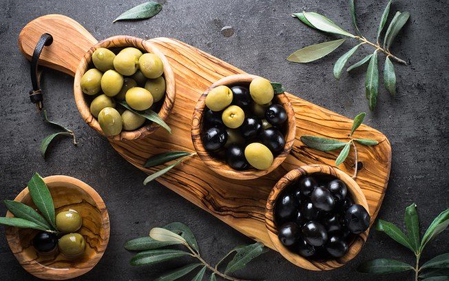 Leia mais sobre o artigo Azeitonas: saiba os benefícios e malefícios do alimento para a saúde