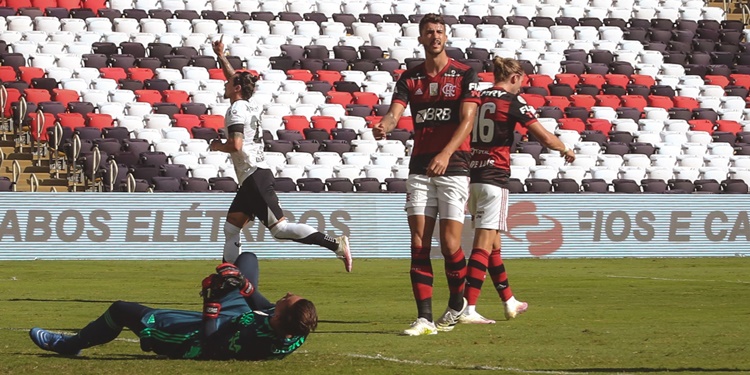 Leia mais sobre o artigo Flamengo perde de 2 a 0 para o Ceará e fica mais longe da liderança