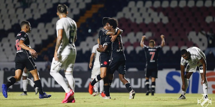 Leia mais sobre o artigo Vasco vence clássico diante do Botafogo por 3 a 0